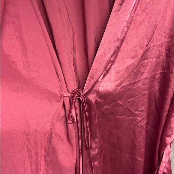 Victoria's Secret Robe in Pink Tones - Picture 4 of 6